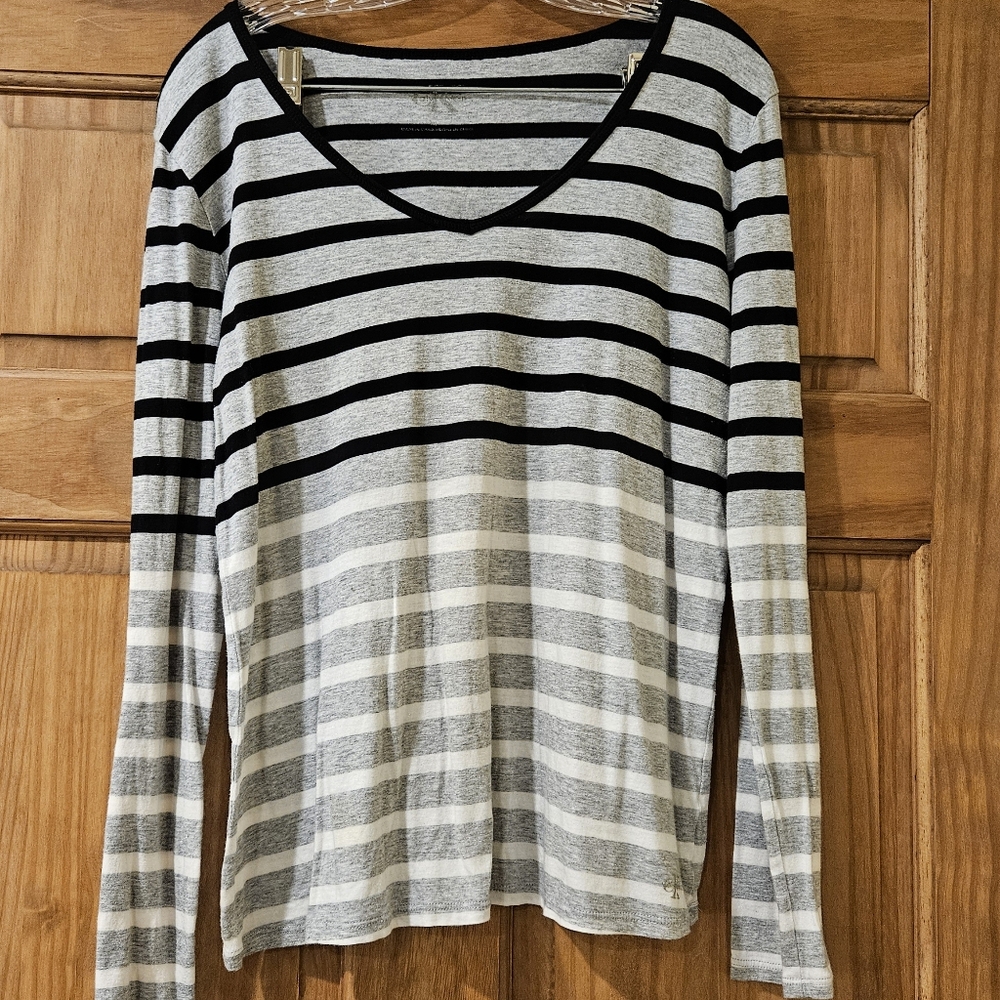 Calvin Klein Fitted Black and Gray Long Sleeve Tee